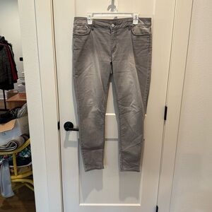 White House Black Market ladies The Skinny Soft Jean, Gray, Size 12, Waist 18”